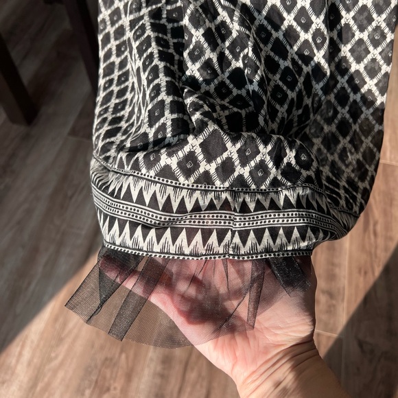 BCBG Maxazria black & off white dress with full skirt and sequin sparkle size 6 - Picture 6 of 13